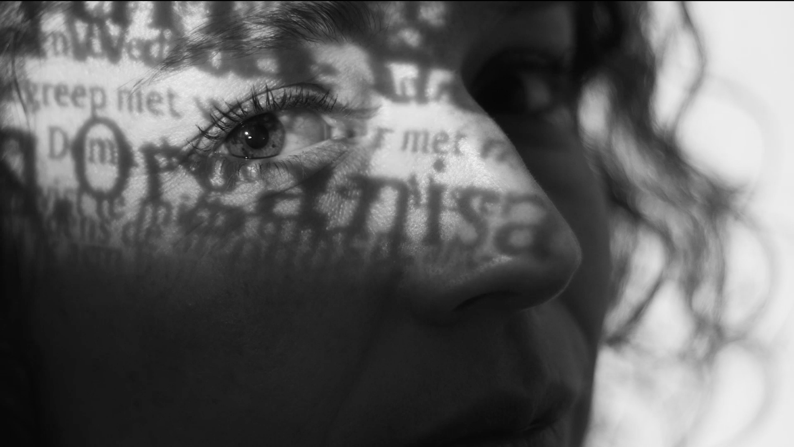 Eyes: A still shot from the showreel of Zon van Noordwijk for article Cutting through the noise